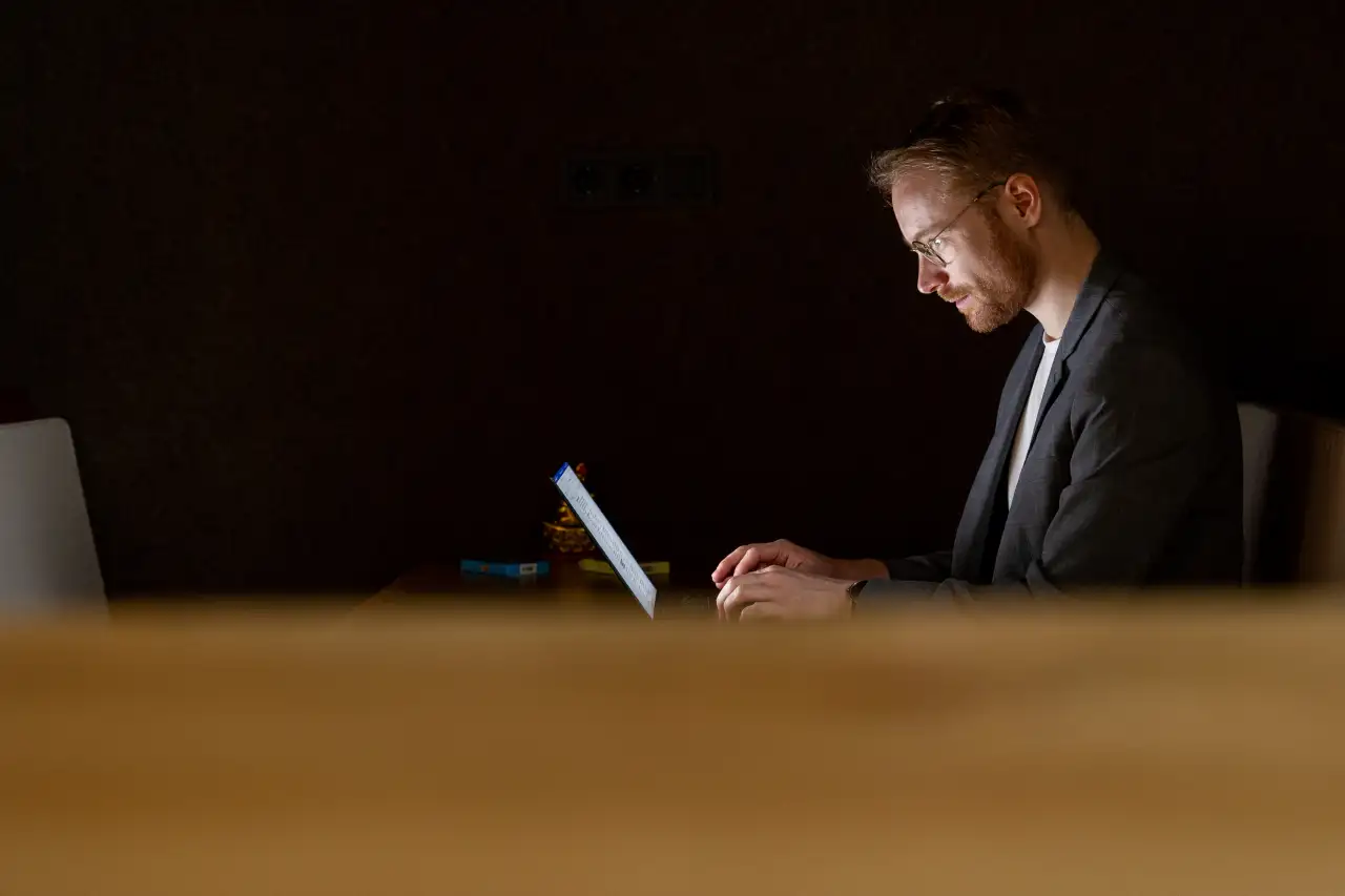 mobiles-arbeiten-am-laptop