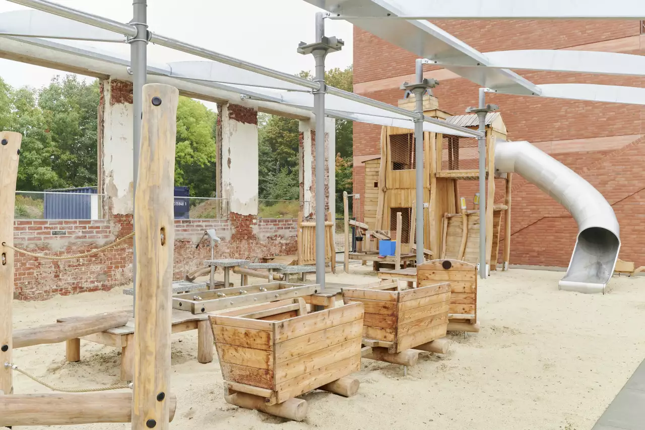 stefes bau intelligente Verknuepfung ehemaliger Industriearchtiektur für neue Kindertagesstätte